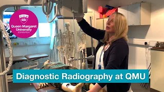 What does a diagnostic radiographer do?