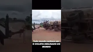 AQUELE CICLISTA CURIOSO FAZENDO MERDA 🤣🤣🤣 ✅ INSCREVA-SE NO CANAL