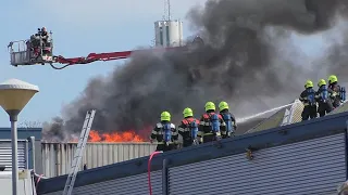 Zeer Grote Brand in industriepand Izaak Enschedeweg in Haarlem!