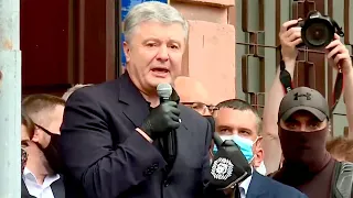 Порошенко: "Вони намагалися дати нам хабаря! Порошенко хабарів не брав, не бере і брати не буде"