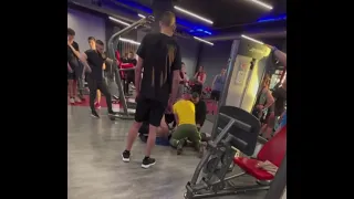В фитнес центре в Калининграде на тренировке умер мужчина