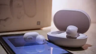 Xiaomi AirDots - самые дешевые беспроводные наушники в стиле Apple