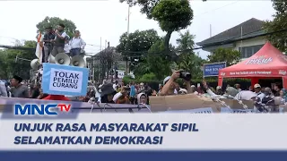 Ratusan Masyarakat Sipil Selamatkan Demokrasi Unjuk Rasa di Geudng KPU RI - LIP 20/02