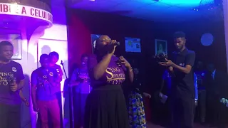 Tout le monde témoigne que tu es grand (Live) - Sr Phanie (Sing spiration 2020)