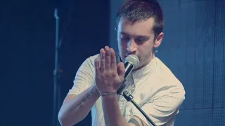 twenty one pilots - Guns For Hands (+ drum battle) on MTV Artists To Watch (2013)