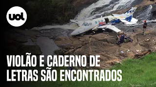 Marília Mendonça: caderno com letras inéditas e violão são retirados de avião