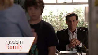 Phil Dunphy is The Godfather - Modern Family [1080p]