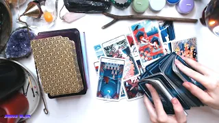 ASMR Tarot Card Shuffling (NO TALKING)