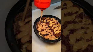 The HALF HOT CHICKEN / HALF SMASH BURGER MAC & CHEESE from Buns n Shakes in New Jersey!#DEVOURPOWER