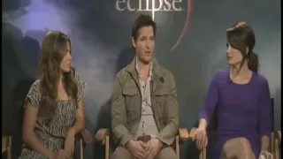 ECLIPSE Interviews with Robert Pattinson, Taylor Lautner, Kristen Stewart and more!