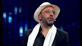 Checco Zalone Sanremo 2022 - Virologo Oronzo Carrisi