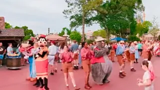 Surprise Hoedown w/ Disney Characters | Walt Disney World | Magic Kingdom |