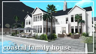 COASTAL FAMILY HOUSE Bloxburg speedbuild // 400K-500K :)