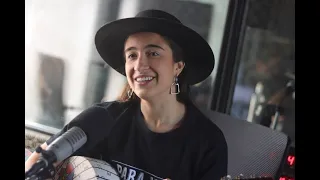 Catherine Vergnes canta "Nací de un río"