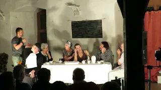 Andreas erzählt vom neuen Apparat und sich um Kopf und Kragen; Theater Schloss Biedenkopf 08.11.2019