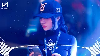 Thủy Triều Remix, Nhắm Mắt Lại Hôn Vào Tai Nhớ Em Anh Không Thể...Remix Hot TikTok ♫ Nhạc Remix 2024