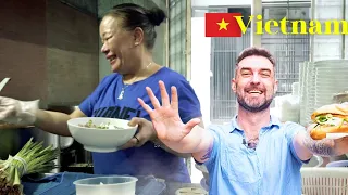 VIETNAMESE Grandma makes the BEST Soup in the world! $2.68 Bun Bo Hue STREET FOOD in VIETNAM!