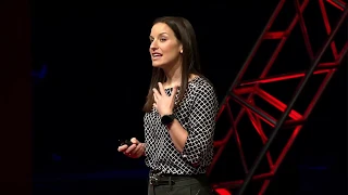 Dare to Navigate a Complex World | Laura Kloepper | TEDxUND