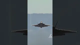 Avionul F 35 se lanseaza in atac !