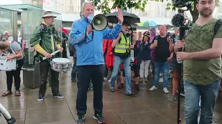 Berlin 01.08.2021 Alexanderplatz Rede von Heiko Schöning ca. 18:30 Uhr