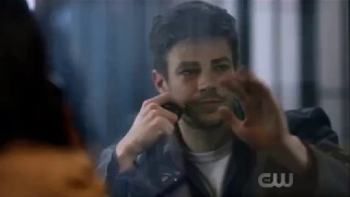 The Flash s04e11 Barry Allen phases through solid glass tricking the cctv cams ,  touches Iris
