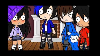 Is aphmau walking with her underwear? 😳 //ft. aphmau crew