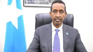 DEG DEG; Wasiir Cawad oo fashilay cida kadanbeysay dagaalka Puntland iyo Villa Somaliya, B. Majeertn