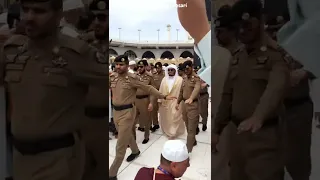 When Sheikh Yasser Ad Dosari was leaving after leading the prayer, this happened... 😍 #shorts