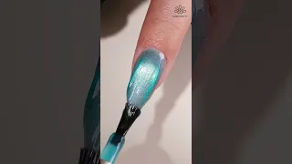 Blue Cat Eye Aurora Buccellati Nails | BORN PRETTY