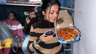 Train mai Dominous pizza order kiya 🥲 || 2nd tier ac coach || reached kolkata ||alkaagarwal