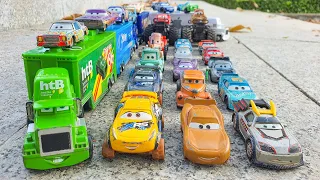 Looking for Disney Pixar Cars On the Rocky Road : Lightning Mcqueen, Cruz Ramirez, Francesco, Storm