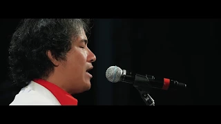 Ely Buendia Performs Magasin and Alapaap