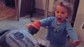 15 Babies Discover Vacuums