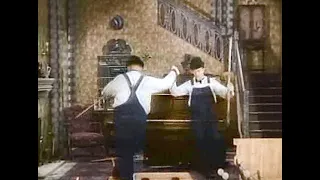 Laurel & Hardy - Music Box (bit) - Dance