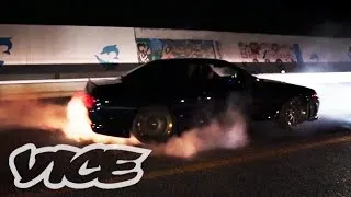 深夜に繰り広げられるカーレース - Illegal Street Racers in Okinawa