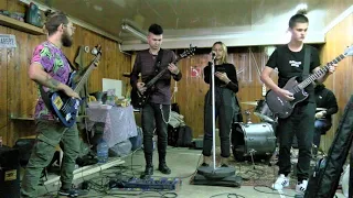 Будущие рок-звёзды из Мегиона пригласили на свою репетицию в… гараже