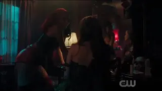 Riverdale 4x04 Cheryl and Toni kiss