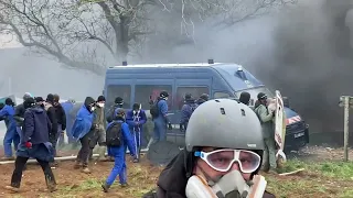 VIDÉO. - Sainte-Soline : au cœur des affrontements pour investir la bassine