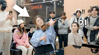 A Violinist Met Piano Accompanist At Store And Suddenly Plays Incredible Tchaikovsky Violin Concerto