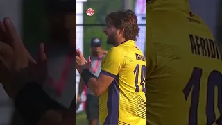 Shahid Afridi has the last laugh, and gets the prized wicket of Nicholas Pooran