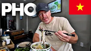 British Man Eats Phở For The First Time in Vietnam