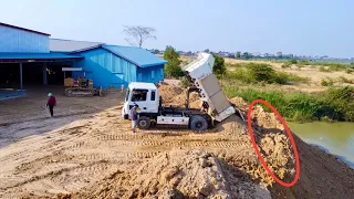 The Project !! Pour sand around the house pushing by Bulldozer komat'su D31 with Dump truck 5ton.