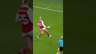 The technique on this Vivianne Miedema Finish 💯 #shorts