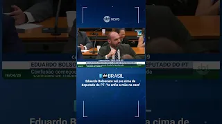 "Te enfio a mão na cara e perco o mandato", diz Eduardo Bolsonaro ao brigar com deputado do PT