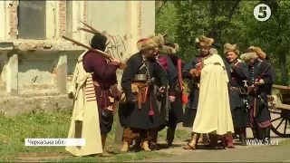 Стрільба з мушкета і бій на шаблях: реконструкція Корсунської битви на Черкащині