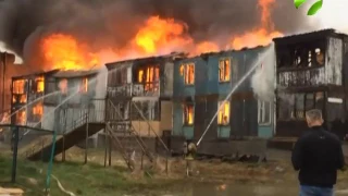 Опять пожар. В Новом Уренгое загорелся деревянный дом