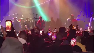 Davido performing “Over Dem” off #timeless album LIVE in New York🇺🇸🔥