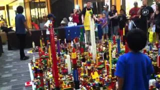 Little kids destroy Lego City(OMG Moment)