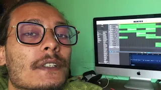 Akai Mpk mini making music with garageBand