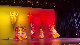 Radhe Radhe #Yaadein show - Dance performance by Akshara and friends.